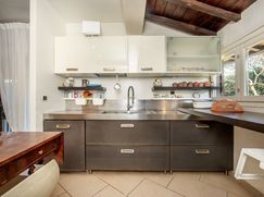 Casa Bi/Trifamiliare in Residenziale