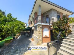 Casa Bi/Trifamiliare in Residenziale