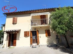 Casa Bi/Trifamiliare in Residenziale