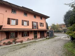Casa Bi/Trifamiliare in Residenziale