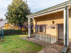 Casa Bi/Trifamiliare in Residenziale
