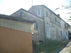 Casa Bi/Trifamiliare in Residenziale