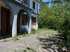 Casa Bi/Trifamiliare in Residenziale