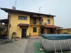 Casa Bi/Trifamiliare in Residenziale