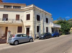Casa Bi/Trifamiliare in Residenziale