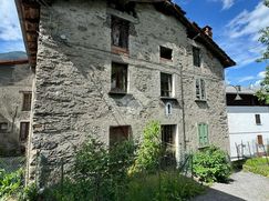 Casa Bi/Trifamiliare in Residenziale