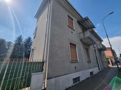 Casa Bi/Trifamiliare in Residenziale