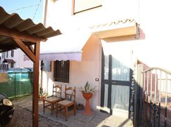 Casa Bi/Trifamiliare in Residenziale