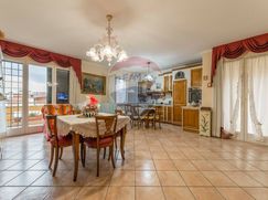 Casa Bi/Trifamiliare in Residenziale