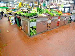 Attività/Licenza (con o senza mura) in Commerciale