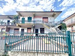 Casa Bi/Trifamiliare in Residenziale