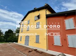 Casa Bi/Trifamiliare in Residenziale