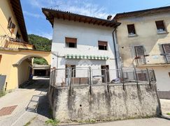 Casa Bi/Trifamiliare in Residenziale