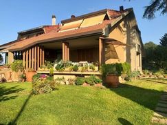 Casa Bi/Trifamiliare in Residenziale