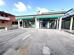 Negozio/Locale commerciale in Commerciale