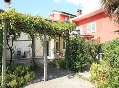 Casa Bi/Trifamiliare in Residenziale