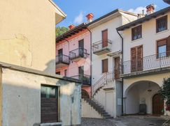 Casa Bi/Trifamiliare in Residenziale