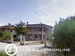 Casa Bi/Trifamiliare in Residenziale