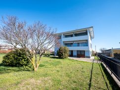 Casa Bi/Trifamiliare in Residenziale