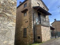 Casa Bi/Trifamiliare in Residenziale
