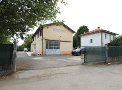 Negozio/Locale commerciale in Commerciale