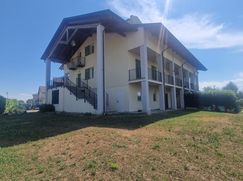 Casa Bi/Trifamiliare in Residenziale