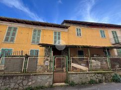 Casa Bi/Trifamiliare in Residenziale
