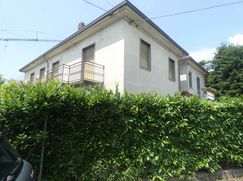 Casa Bi/Trifamiliare in Residenziale