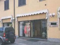 Negozio/Locale commerciale in Commerciale