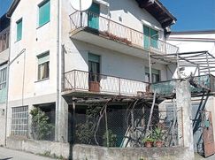 Casa Bi/Trifamiliare in Residenziale