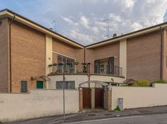Casa Bi/Trifamiliare in Residenziale