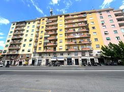 Negozio/Locale commerciale in Commerciale