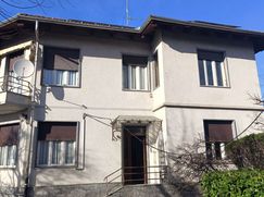 Casa Bi/Trifamiliare in Residenziale