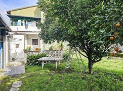 Casa Bi/Trifamiliare in Residenziale