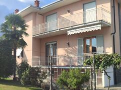 Casa Bi/Trifamiliare in Residenziale