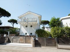 Casa Bi/Trifamiliare in Residenziale