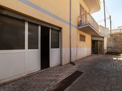 Negozio/Locale commerciale in Commerciale