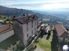 Casa Bi/Trifamiliare in Residenziale