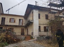 Casa Bi/Trifamiliare in Residenziale