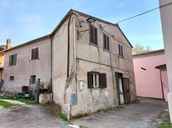 Casa Bi/Trifamiliare in Residenziale