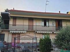 Casa Bi/Trifamiliare in Residenziale