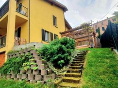 Casa Bi/Trifamiliare in Residenziale