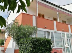 Casa Bi/Trifamiliare in Residenziale