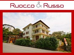 Casa Bi/Trifamiliare in Residenziale