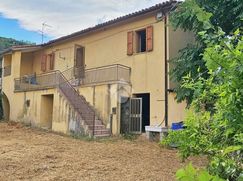 Casa Bi/Trifamiliare in Residenziale