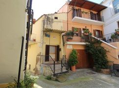 Casa Bi/Trifamiliare in Residenziale