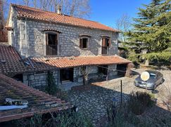 Casa Bi/Trifamiliare in Residenziale