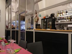 Attività/Licenza (con o senza mura) in Commerciale