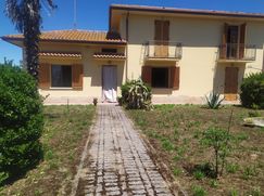 Casa Bi/Trifamiliare in Residenziale