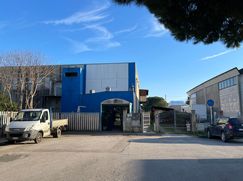 Negozio/Locale commerciale in Commerciale